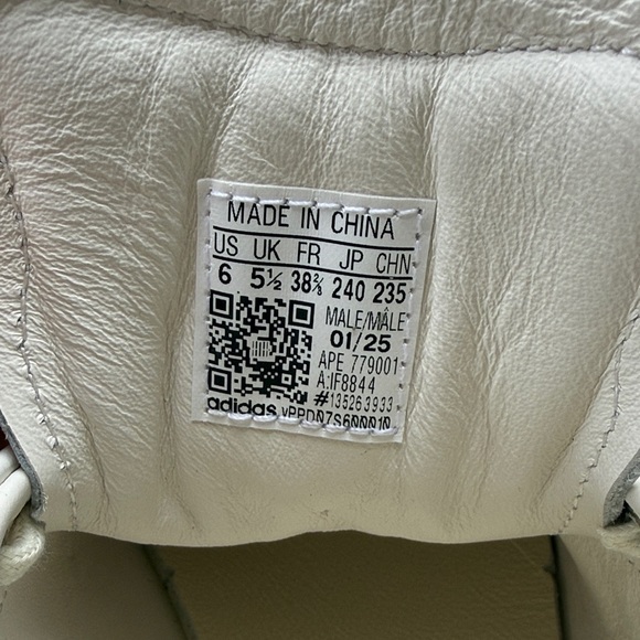 Adidas Stan Smith Classic White and Green Shoes - Picture 3 of 4